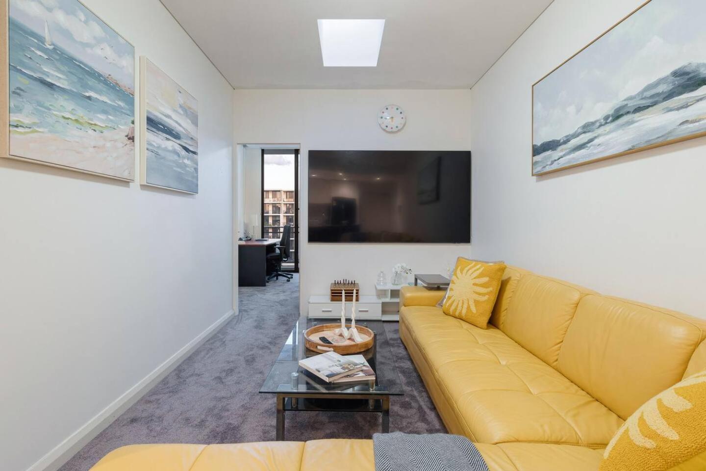 The Urban Escape -in The Heart Of Wentworth Point Apartment Sydney