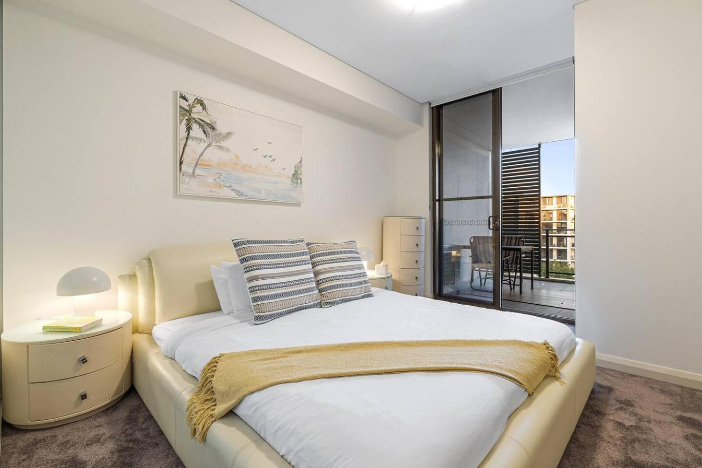 Apartment The Urban Escape -in The Heart Of Wentworth Point Sydney