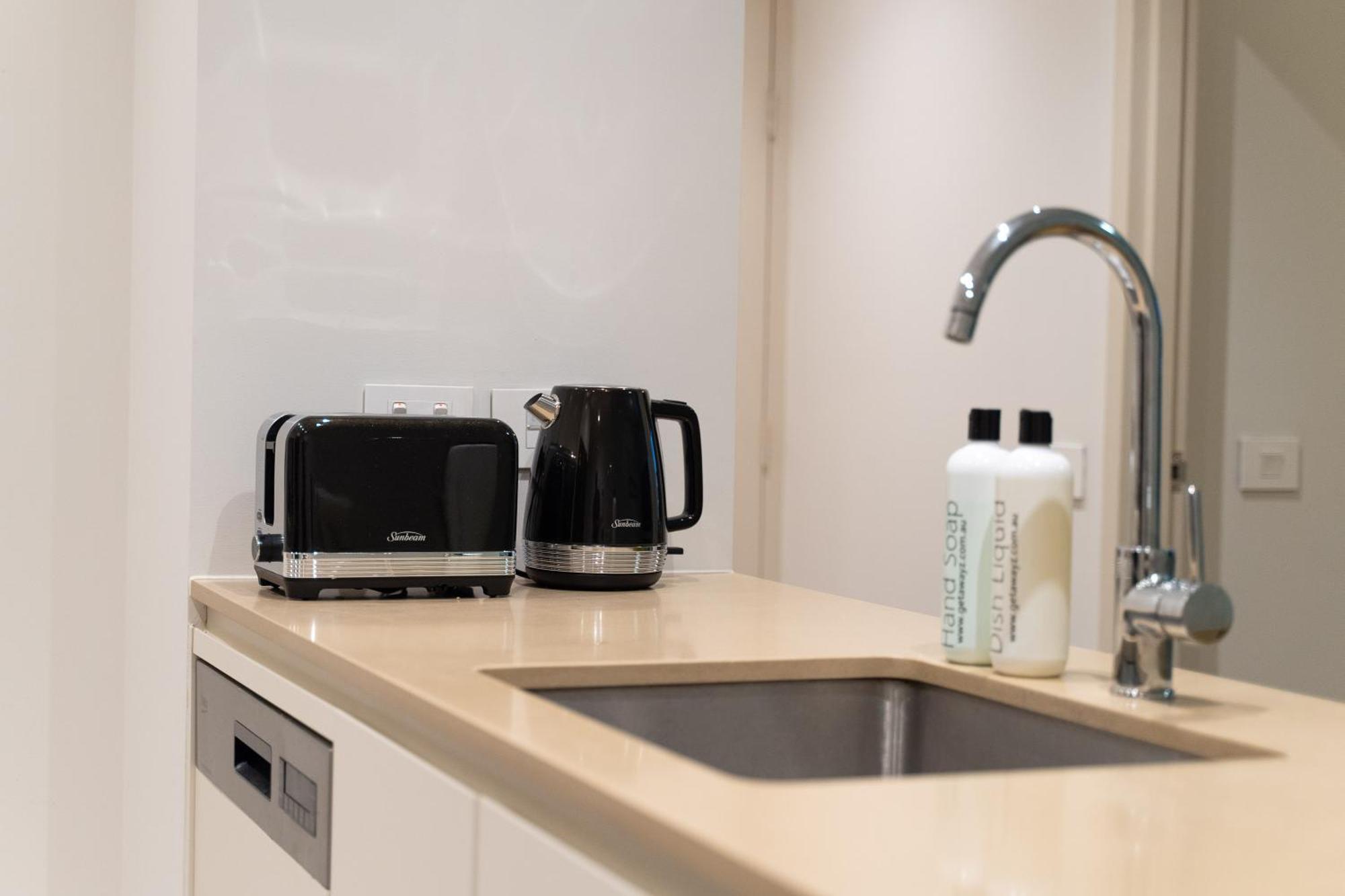 The Urban Escape -in The Heart Of Wentworth Point Apartment Sydney