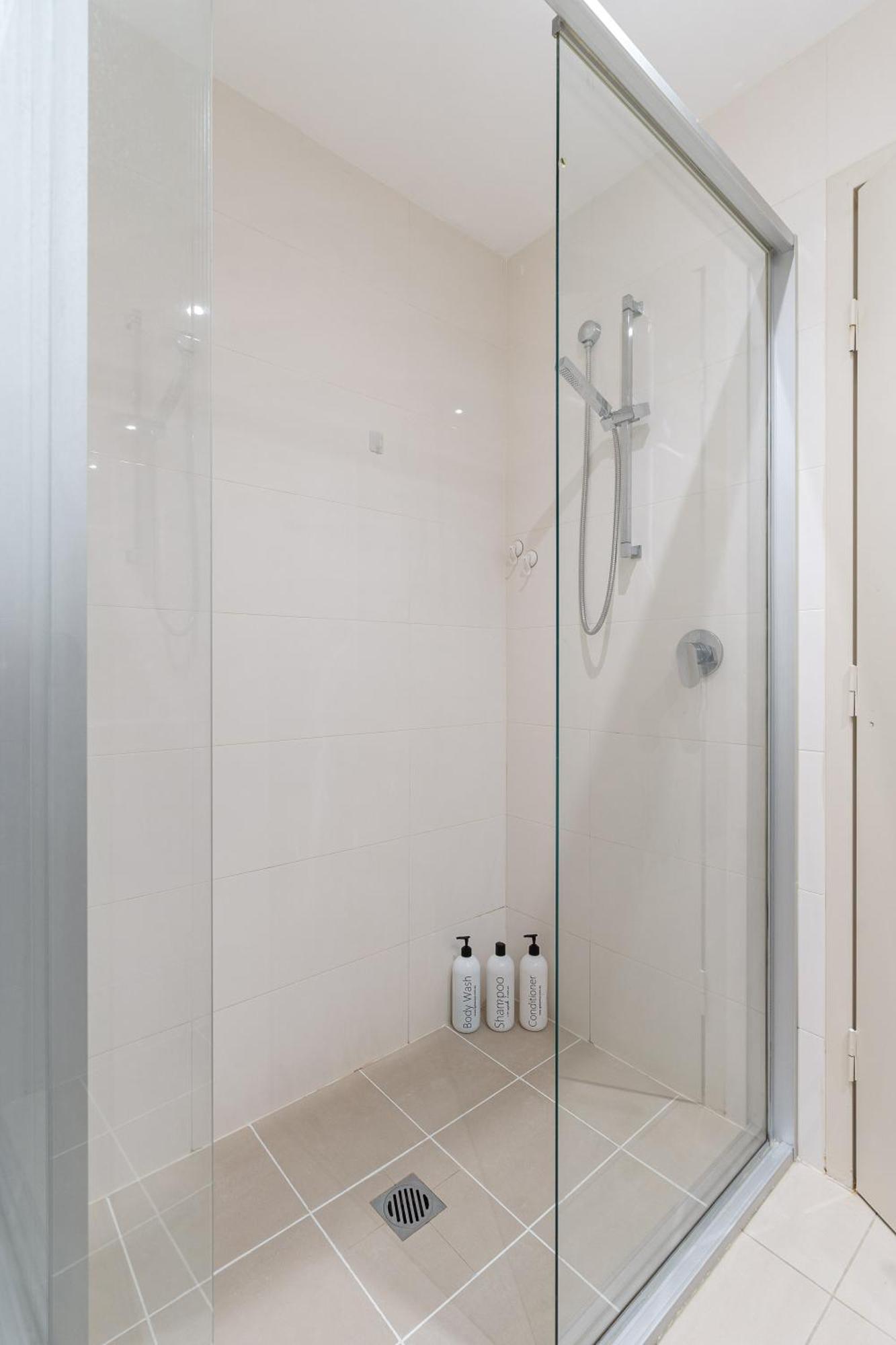 The Urban Escape -in The Heart Of Wentworth Point Apartment
